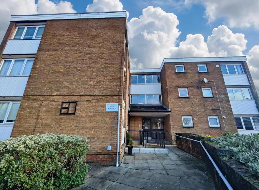 53C Sunningdale Gardens, Belfast, BT14 6SG