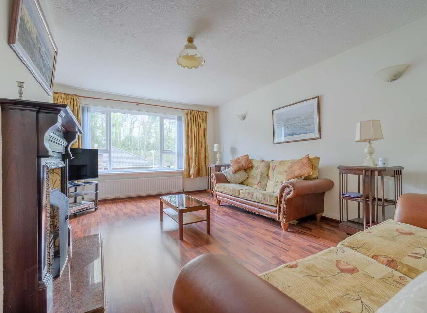 11 Finchley Vale, Belfast, BT4 2EU