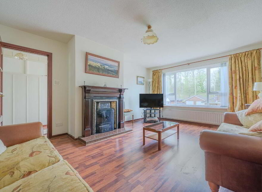 11 Finchley Vale, Belfast, BT4 2EU