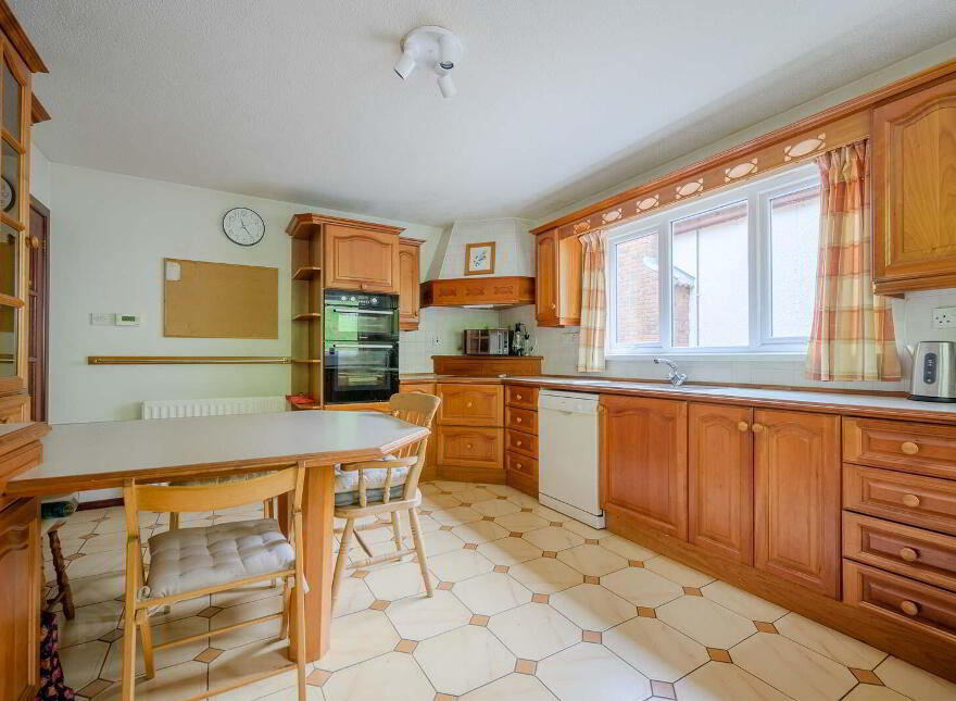 11 Finchley Vale, Belfast, BT4 2EU