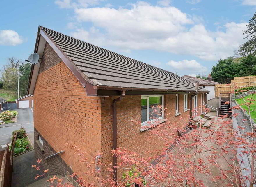 11 Finchley Vale, Belfast, BT4 2EU
