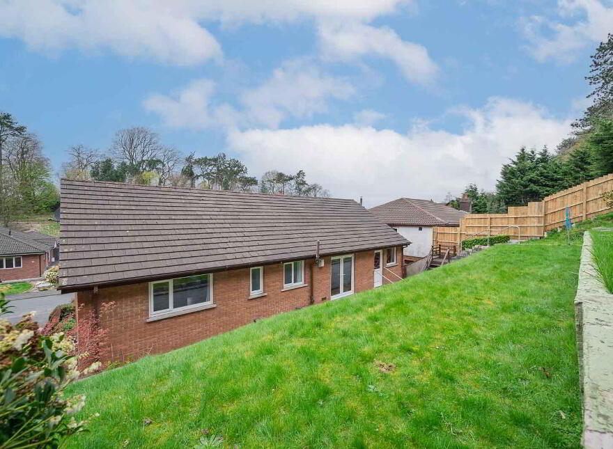 11 Finchley Vale, Belfast, BT4 2EU