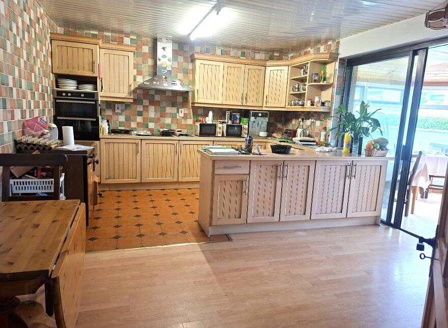 O'Gormans, Hollow, East End, Bundoran, F94E397