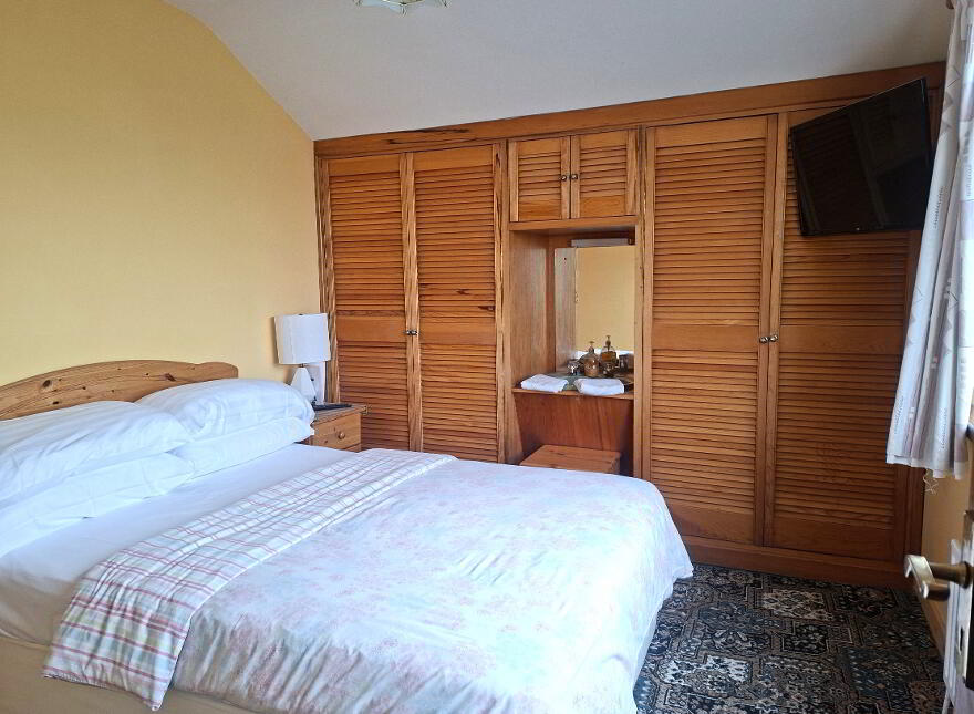 O'Gormans, Hollow, East End, Bundoran, F94E397