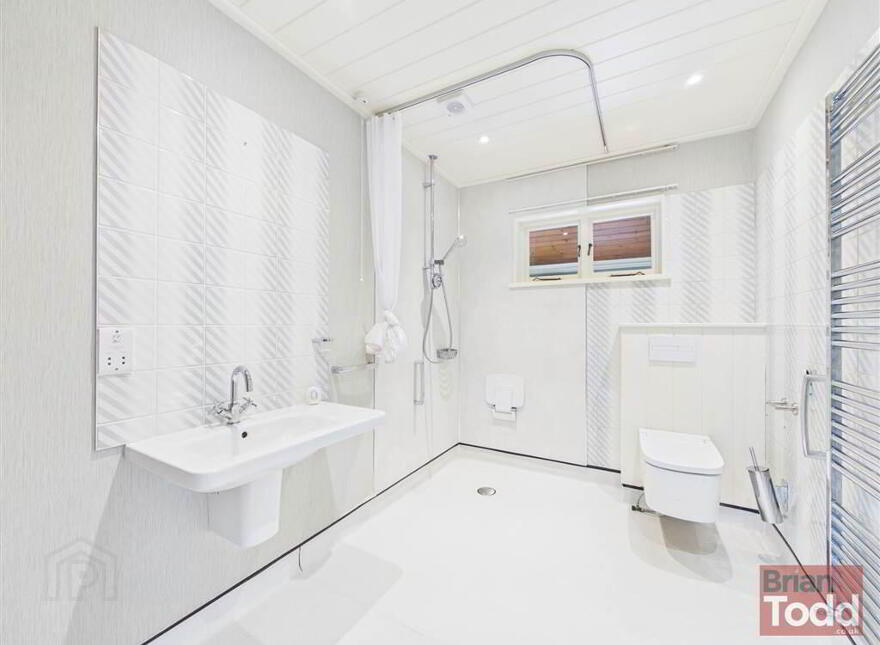 Whin Road, Ballygally, Larne, BT40 2QJ