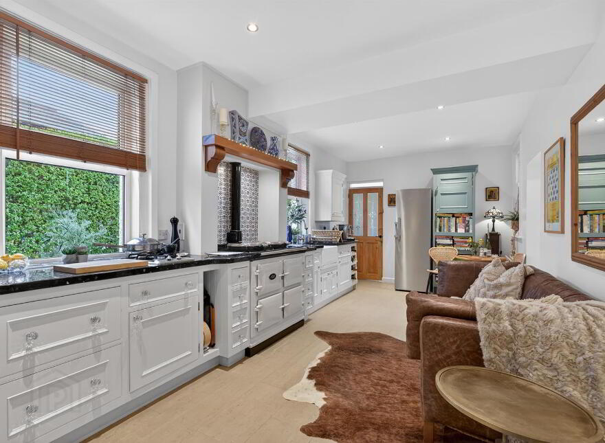 11 Sans Souci Park, Belfast, BT9 5QZ