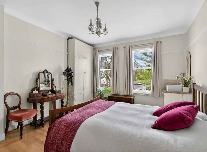 11 Sans Souci Park, Belfast, BT9 5QZ