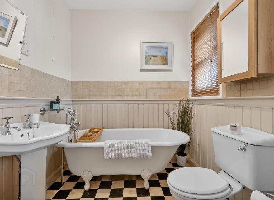 11 Sans Souci Park, Belfast, BT9 5QZ