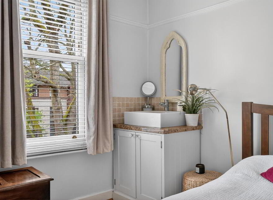 11 Sans Souci Park, Belfast, BT9 5QZ