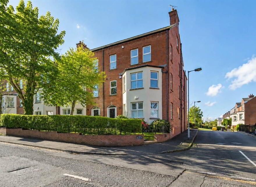 Apt 14, Church Court, Church Road, Holywood, BT18 9FP