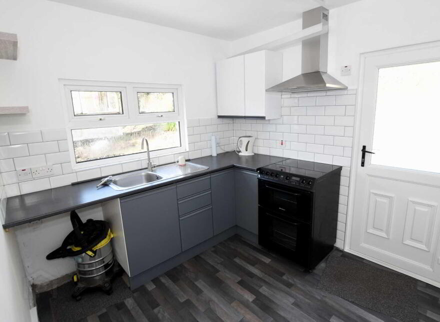 1 Springvale Road, Ballywalter, Newtownards, BT22 2PE