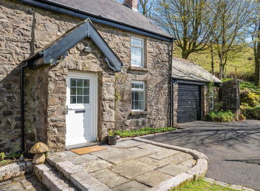 170 Ballymena Road, Carnlough, BT44 0LD