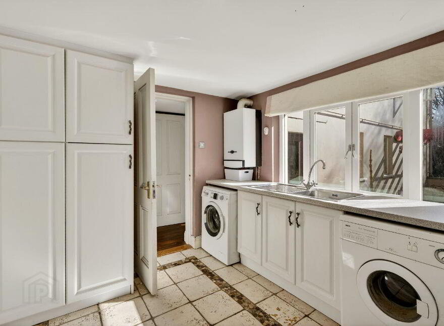 Birchfield House, Fernhill Road, Carrigaline, P43FY83
