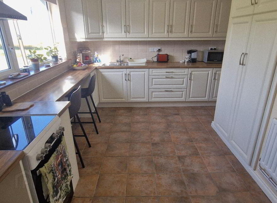 Tullahinell, Ballylongford, V31NV97
