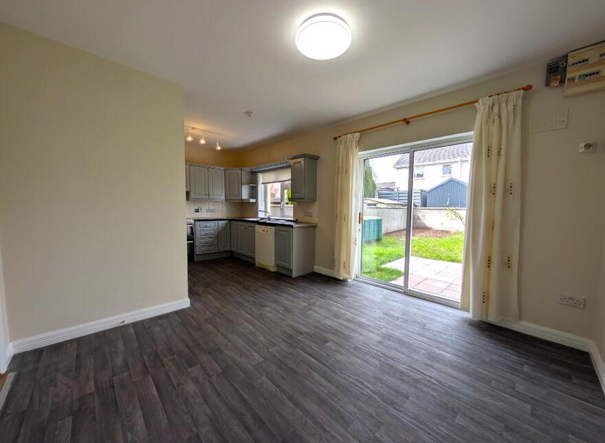 25 Sarsfield Manor, Charlestown, F12KV96