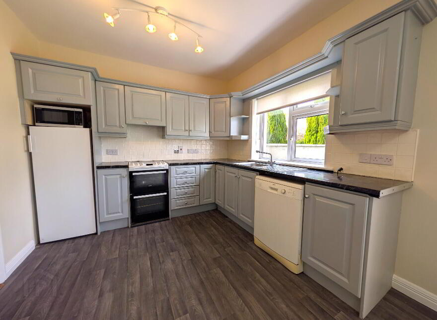 25 Sarsfield Manor, Charlestown, F12KV96