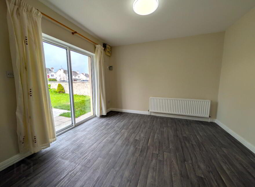 25 Sarsfield Manor, Charlestown, F12KV96