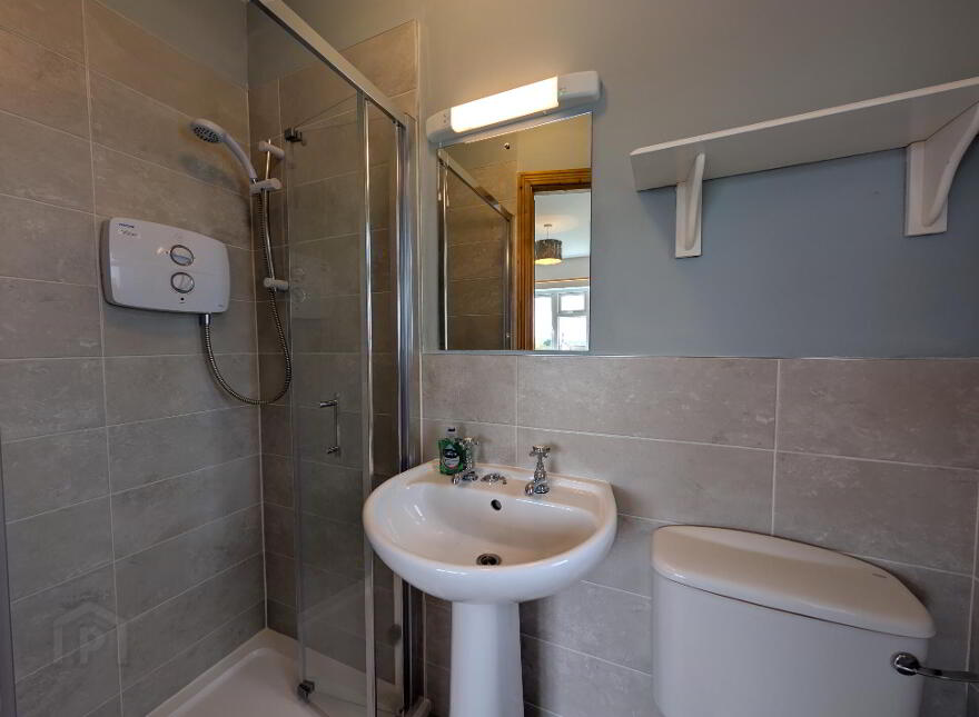 25 Sarsfield Manor, Charlestown, F12KV96