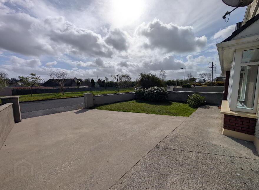 25 Sarsfield Manor, Charlestown, F12KV96