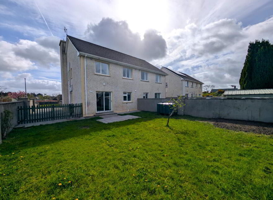 25 Sarsfield Manor, Charlestown, F12KV96