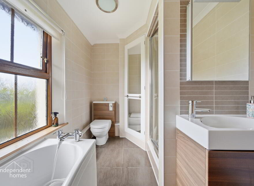 7 Upper Killyglen Road, Larne, BT40 2NA