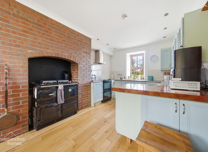7 Upper Killyglen Road, Larne, BT40 2NA