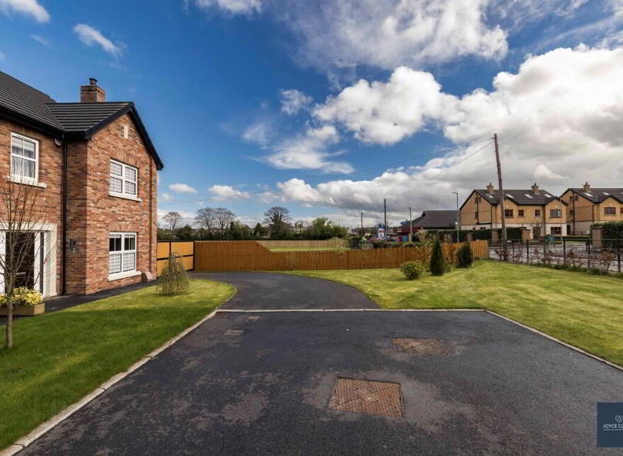 2 The Spires, Dungannon Road, Portadown, BT62 1FB