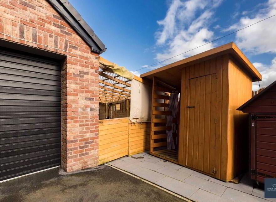2 The Spires, Dungannon Road, Portadown, BT62 1FB