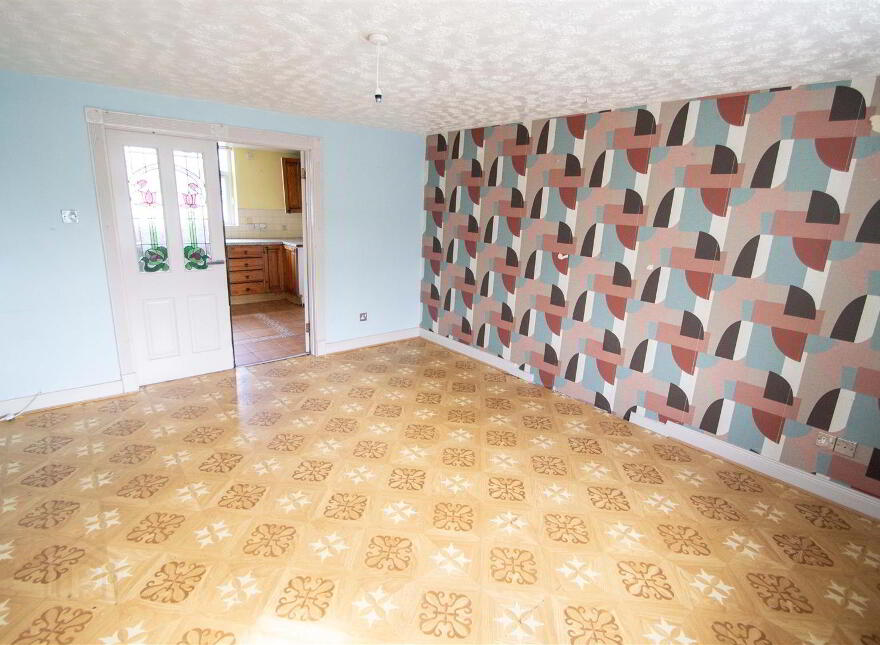 8 Gardenmore Road, Dunmurry, Belfast, BT17 0BH
