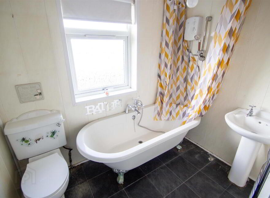8 Gardenmore Road, Dunmurry, Belfast, BT17 0BH