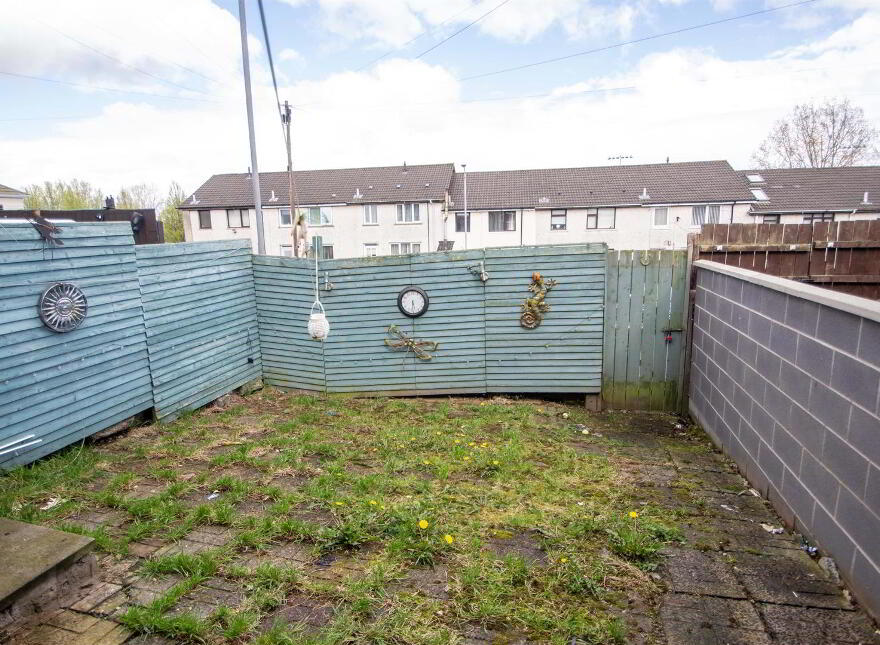 8 Gardenmore Road, Dunmurry, Belfast, BT17 0BH