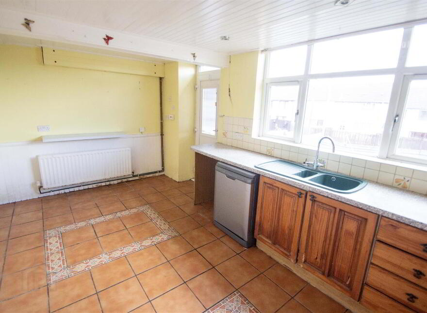 8 Gardenmore Road, Dunmurry, Belfast, BT17 0BH