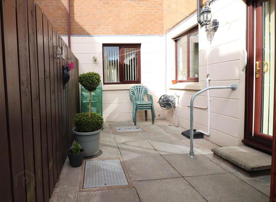 17 Garvey Court, Belsize Road, Lisburn, BT27 4DG