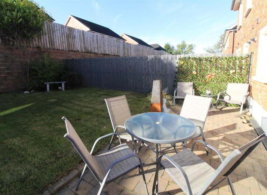 10 Foxton Green, Newtownabbey, BT36 5FL