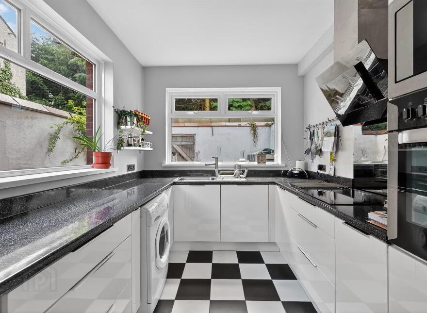 2 Marlborough Gardens, Belfast, BT9 6SQ
