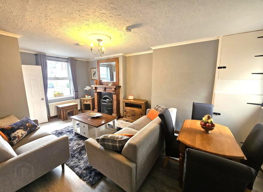 Bonds Street, Waterside, L'Derry, BT47 6EF
