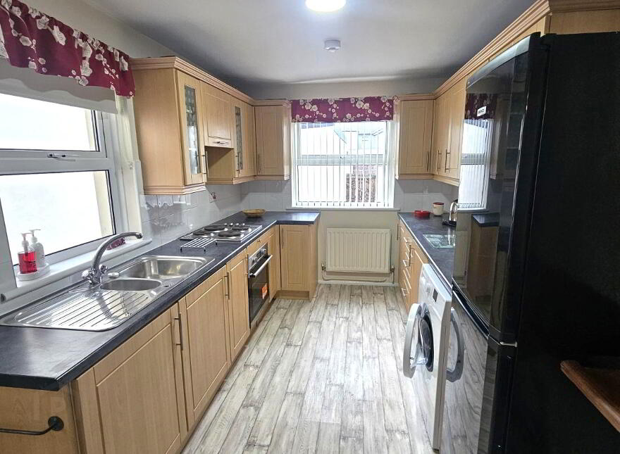 Bonds Street, Waterside, L'Derry, BT47 6EF
