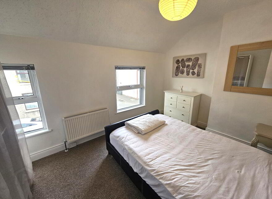 Bonds Street, Waterside, L'Derry, BT47 6EF