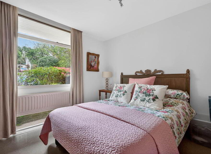 5 Glebe Road East, Newtownabbey, BT36 6DL