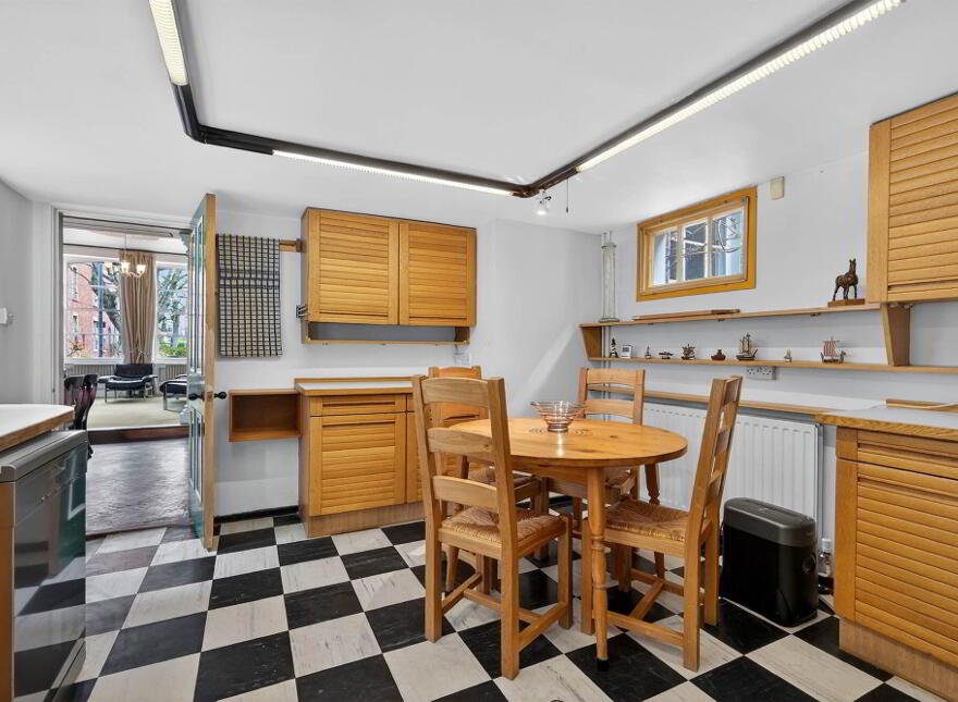 27 Rugby Road, Belfast, BT7 1PT