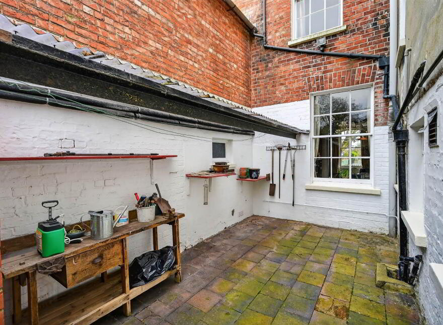 27 Rugby Road, Belfast, BT7 1PT