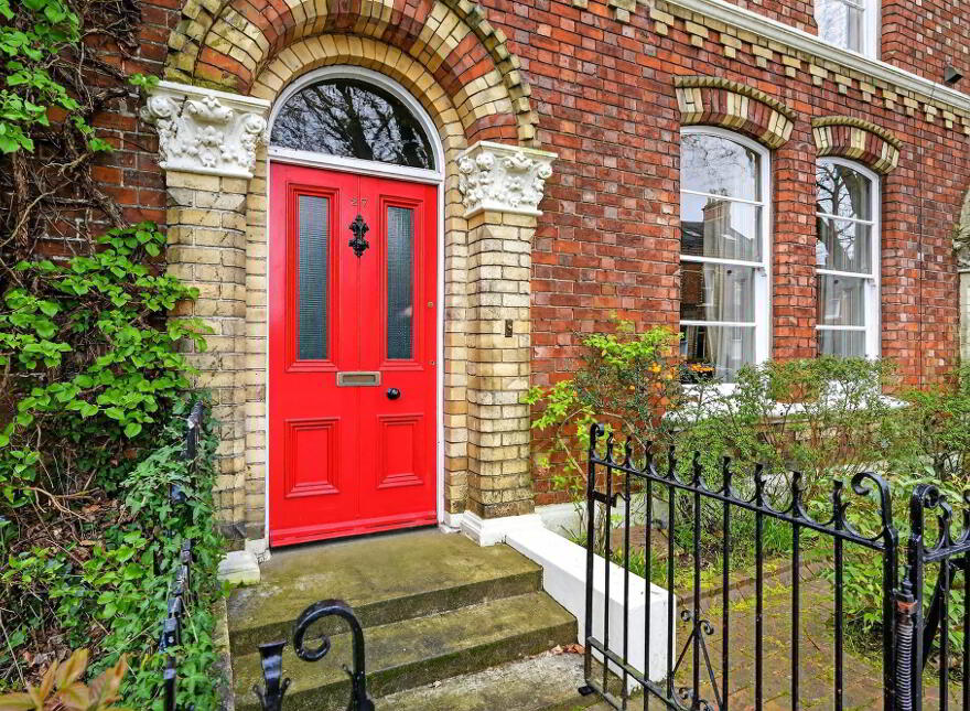 27 Rugby Road, Belfast, BT7 1PT