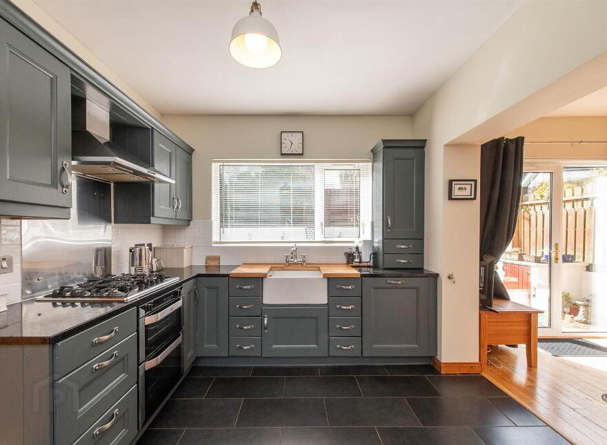 50 Oakwood Avenue, Carryduff, Belfast, BT8 8SW