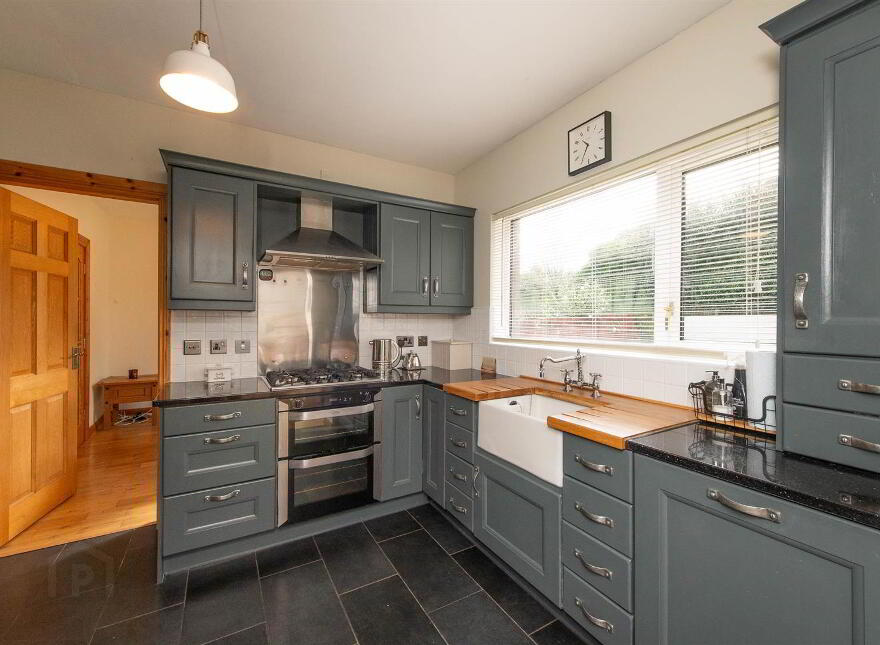 50 Oakwood Avenue, Carryduff, Belfast, BT8 8SW