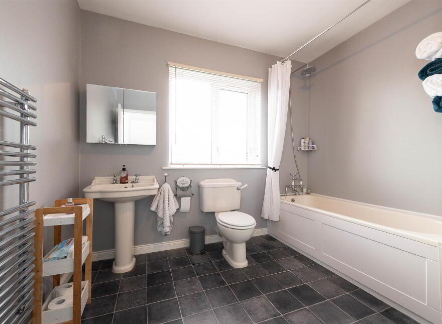 50 Oakwood Avenue, Carryduff, Belfast, BT8 8SW