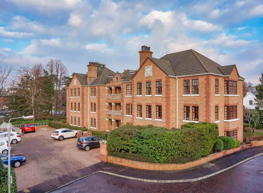 5 Broomhill Manor, Belfast, BT9 5HG