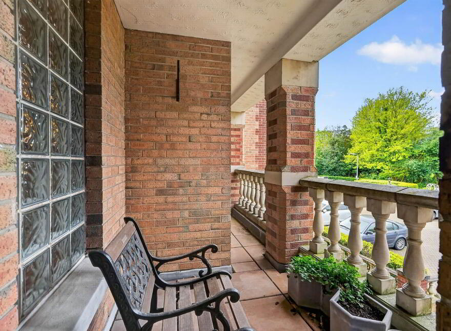 5 Broomhill Manor, Belfast, BT9 5HG