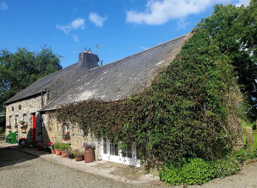 Castlekeeran, Carnaross, Kells, A82CF98