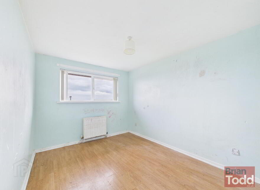 16 Blackcave Park, Larne, BT40 1TN