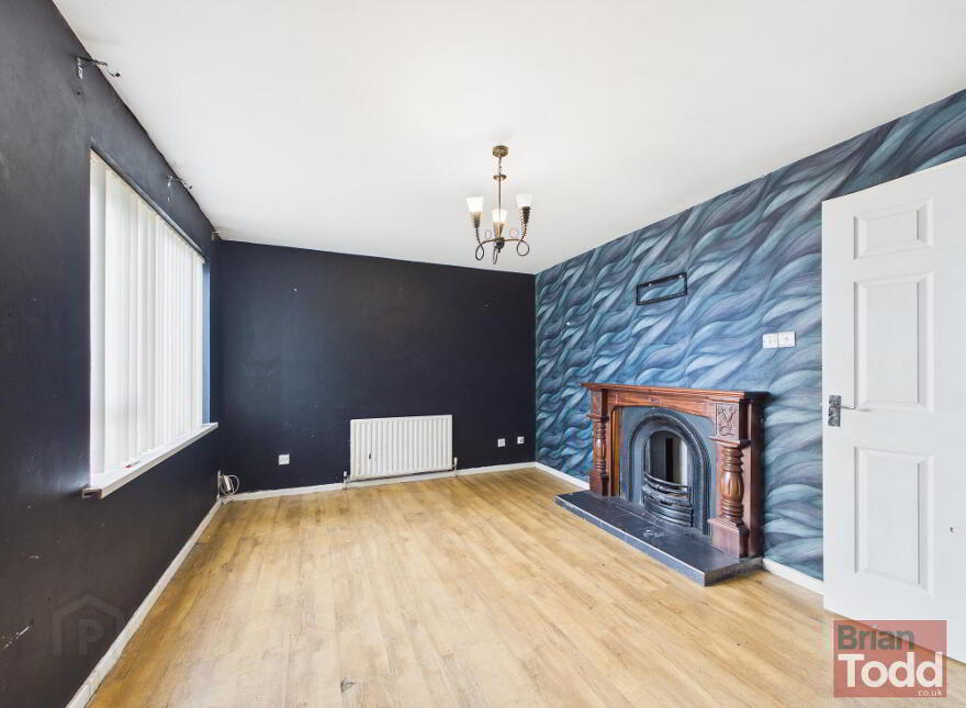 16 Blackcave Park, Larne, BT40 1TN